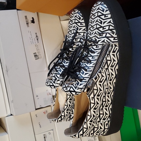 Nib Giuseppe Zanotti sz 45 leather sneakers